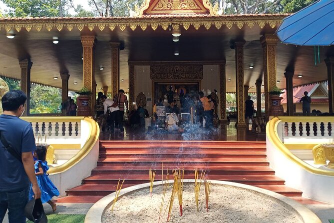 Private Siem Reap City Tour - Psar Chaa Old Market and the Art of Haggling