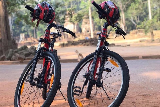 Private Siem Reap Countryside Cycling Tour - The first stretch through Siem Reap’s rural streets