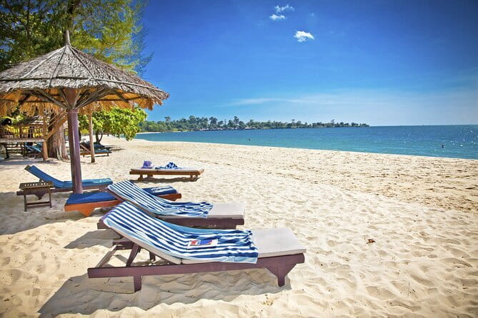 Private Sihanoukville Tour for Cruise Ship Passengers - Independence Monument and the city’s public story