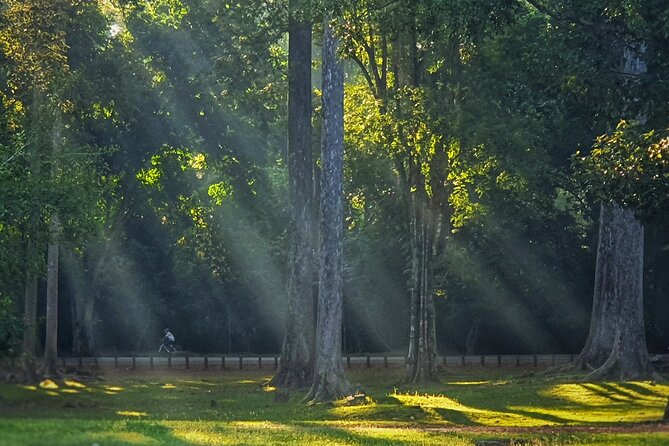 Private Sunrise and Sunset Angkor Park Tour with Rest Mid-Day - Starting before dawn at Angkor Wat