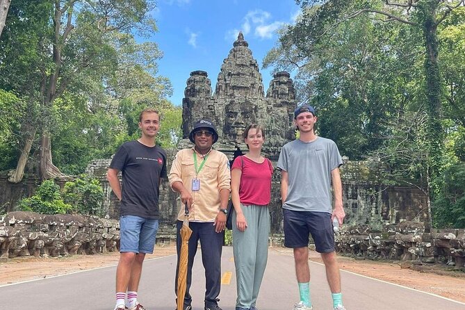 Private sunrise 'small tour' of Angkor Wat with car or van & Guide - Why the 4:30am start matters