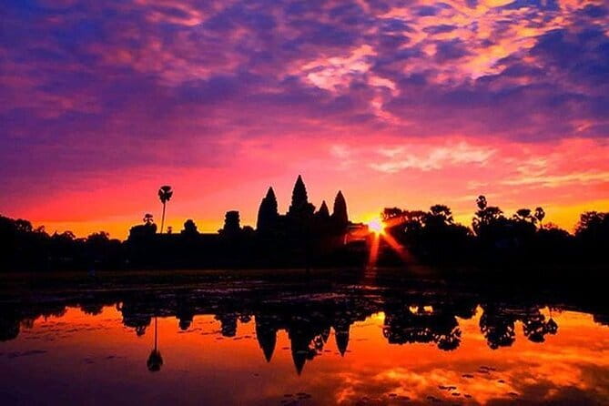 Private Taxi from Siem Reap to Phnom Penh - Speak English Driver - Comfort, safety, and the small extras