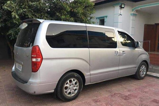 Private Taxi Phnom Penh to Siem Reap or Siem Reap to Phnom Penh - Spider Market and the roadside experience