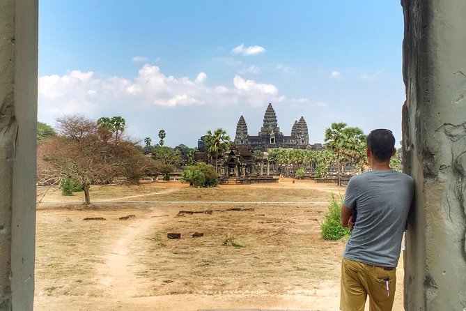 Private Tour: (Avoid Crowds & Heat) 2-Day Angkor Temples - Day two: Angkor Wat, Angkor Thom, and jungle ruins
