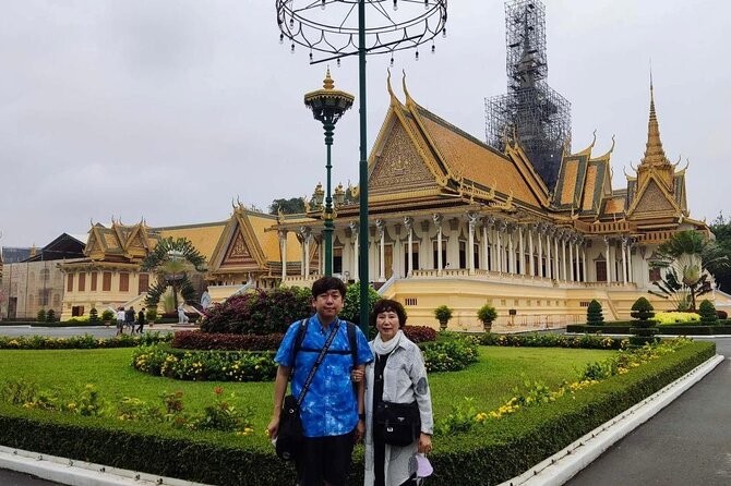 Private Tour: Phnom Penh City Tour Full Day - Wat Ounalom returns you to living Buddhism