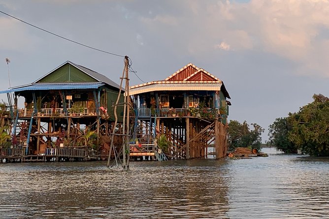 Private Tour to Kompong Phluk Off Beaten Track - The flooded jungle canoe ride