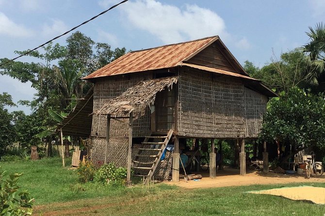 Private Tour to Kompong Phluk Off Beaten Track - Wat Thmey and the difficult history of Cambodia
