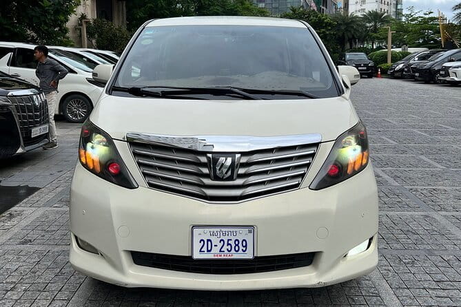 Private Transfer from Phnom Penh to Siem Reap by VIP Alphard 2010 - The Phnom Penh to Siem Reap road section