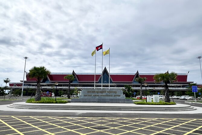 Private Transfer From Siem Reap Airport to Hotel - What the one-hour ride is like
