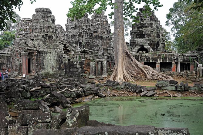 Private Tuk Tuk Tour to Angkor Wat and Small Circle with Two Extras - Steep steps and smaller Angkor-era temples