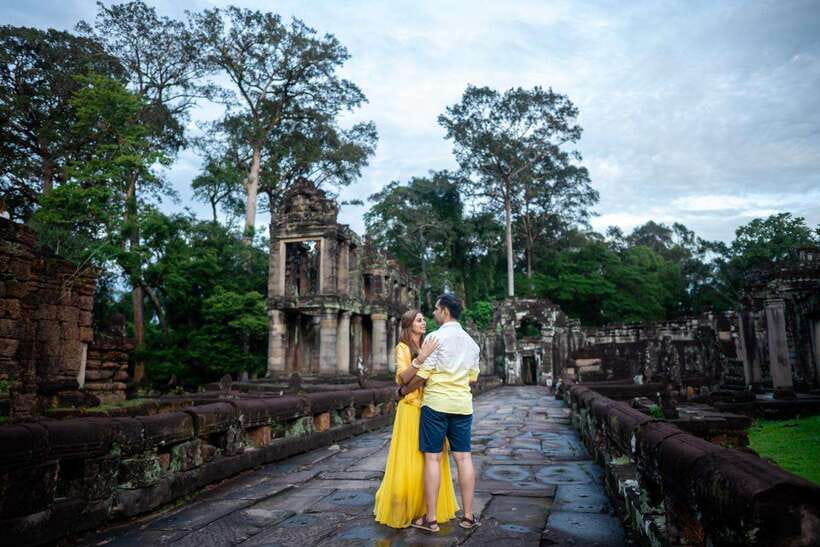 Professional Photoshoot in Angkor Archaeological Park - What the photographer-guide adds