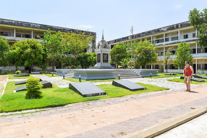 Remnants of a Khmer Rouge Era - Why these two sites belong together