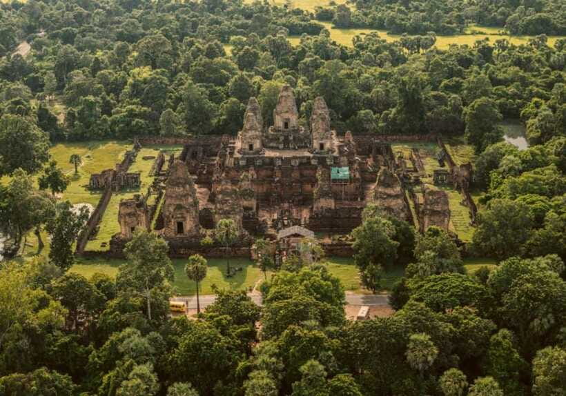 Shared day tour with Spanish-speaking guide at Angkor Temple. - Who should book this one-day Angkor visit