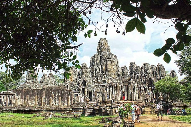 Shared Tour to Angkor Wat, Bayon and Ta Prohm Temples - What the guide and driver add to the day