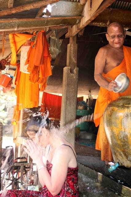 Siem Reap: 1-Hour Cambodian Buddhist Water Blessing - Choosing the light sprinkling or full water ritual