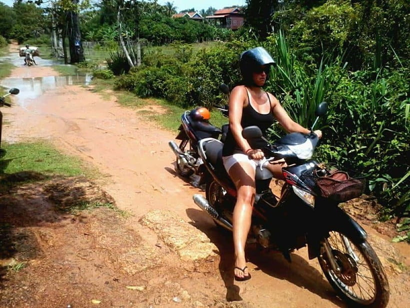 Siem Reap: 3-Hour Ancient Trails Motorbike Tour - The safety briefing and motorbike lesson