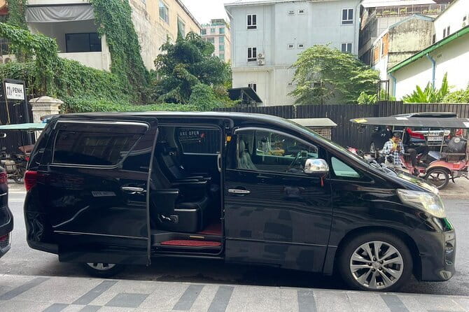 Siem Reap Airport Taxi Transfer - City Center Hotels - What the driver service adds