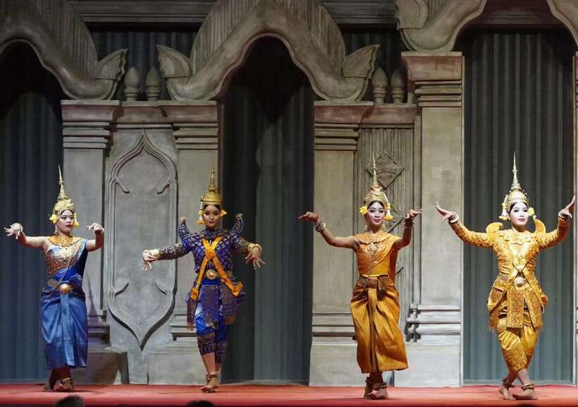 Siem Reap: Amazon Angkor Buffet Traditional Fairy Dance Show - Khmer food beside familiar international dishes