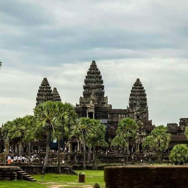 Siem Reap: Angkor 1-Day Private Tour with Sunset or Sunrise - South Gate and the first look at Angkor Thom