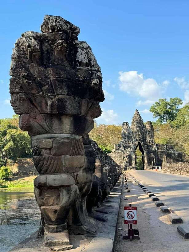 Siem Reap: Angkor Full-Day Group Tour with Japanese Guide - The one-day route through Angkor Thom