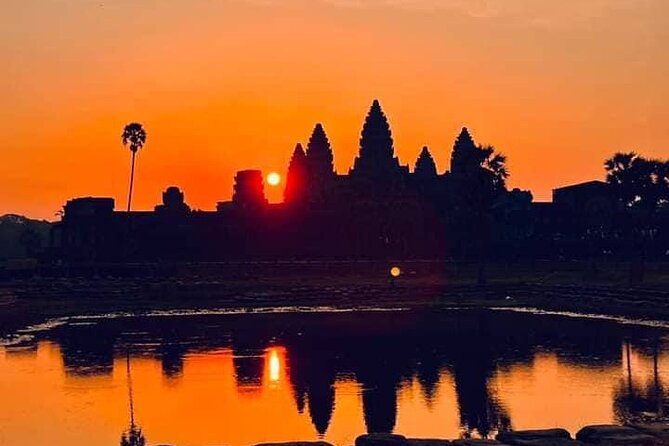 Siem Reap Angkor Private Tour Guide in English and Spanish - Angkor Wat, three hours with Cambodia’s great symbol