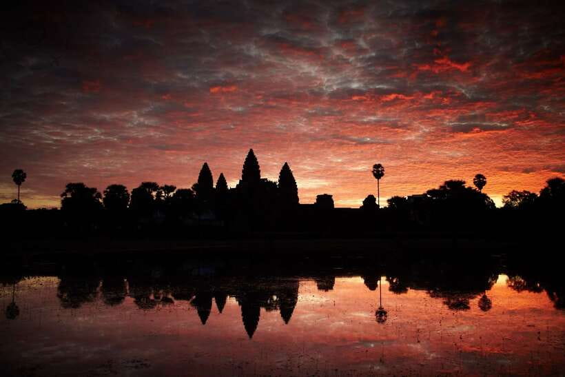 Siem Reap: Angkor Sunrise 1- or 2-Day Guided Temples Tour - Day one: Banteay Srei and the Grand Circuit