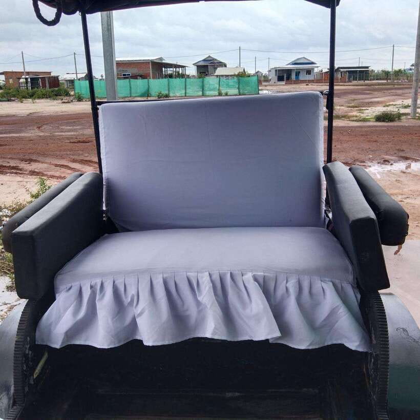 Siem Reap: Angkor Temples Tour by a Private Tuk Tuk - Angkor Thom begins at the Southern Gate