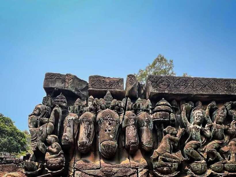 Siem Reap: Angkor Wat 2-Day Tour with Sunrise and Sunset - Phnom Bakheng and the final sunset