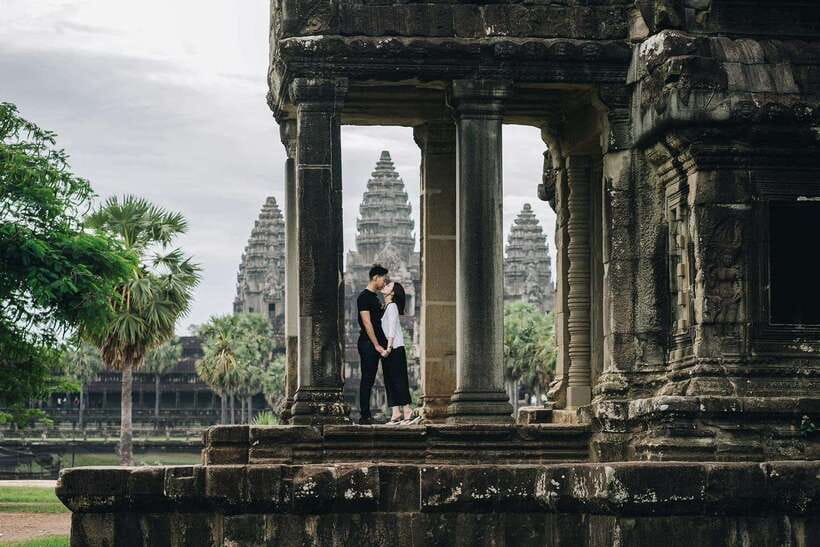 Siem Reap: Angkor Wat 2day Big and Small Circuit Guided Tour - The grand scale of Angkor Thom