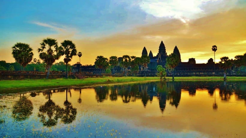 Siem Reap: Angkor Wat, Bayon & Ta Prohm Guided Tour - Bayon: more than 200 stone faces
