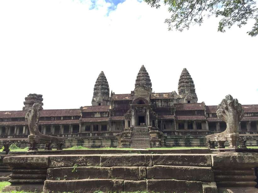 Siem Reap: Angkor Wat Half-Day Trip with Local Guide - Key points to know before you book