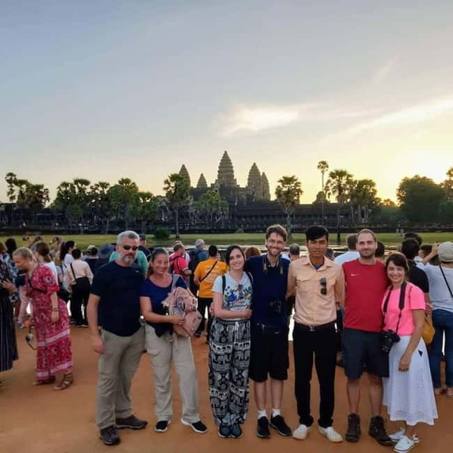 Siem Reap: Angkor Wat Private Tour with Sunrise - Ta Som, East Mebon, and Pre Rup add variety