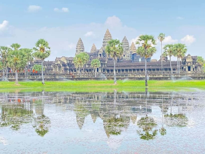 Siem Reap: Angkor Wat Small-Group Day Tour - Victory Gate and the approach to Angkor Thom