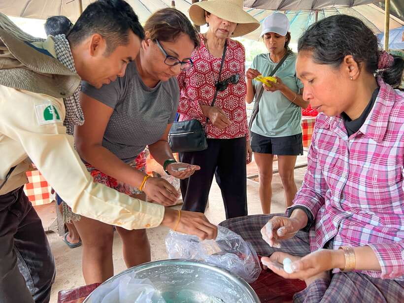 Siem Reap: Angkor Wat Small-Group Day Tour and Sunset - Preah Dak village and palm sugar