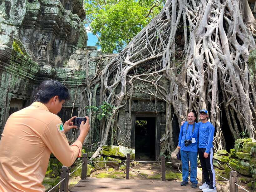 Siem Reap: Angkor Wat Small-Group Day Tour and Sunset - Angkor Wat in the afternoon