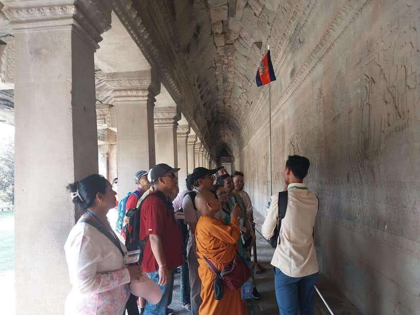 Siem Reap: Angkor Wat: Small-Group Sunrise or Sunset Tour - Why the sunrise at Angkor Wat is worth the alarm
