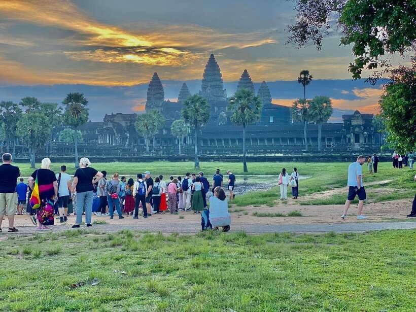 Siem Reap: Angkor Wat: Small-Group Sunrise or Sunset Tour - Ta Prohm and the power of nature