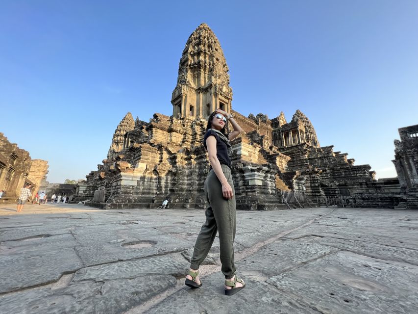 Siem Reap: Angkor Wat Small-Group Sunrise Tour & Breakfast - Angkor Thom: Bayon, Baphuon, and the royal terraces
