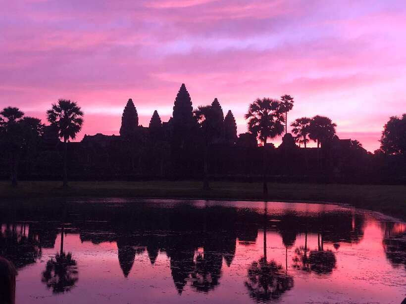 Siem Reap: Angkor Wat: Small-Group Sunrise Tour - Angkor Wat, from reflecting pools to upper terraces