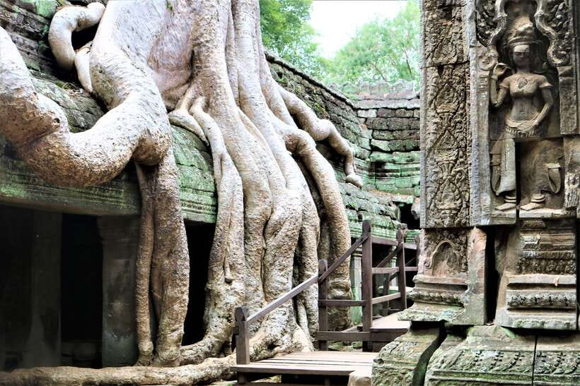 Siem Reap: Angkor Wat Sunrise and Best Temples Tour - Angkor Thom and the stone faces of Bayon