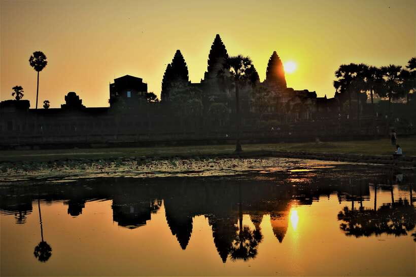 Siem Reap: Angkor Wat Sunrise and Best Temples Tour - Breakfast at Srah Srang and a useful pause