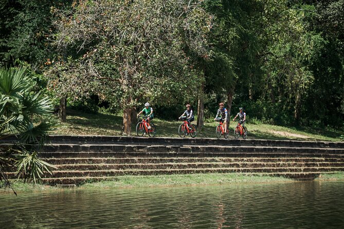Siem Reap: Angkor Wat Sunrise Bike Tour & Jungle Breakfast - Bayon and the face towers