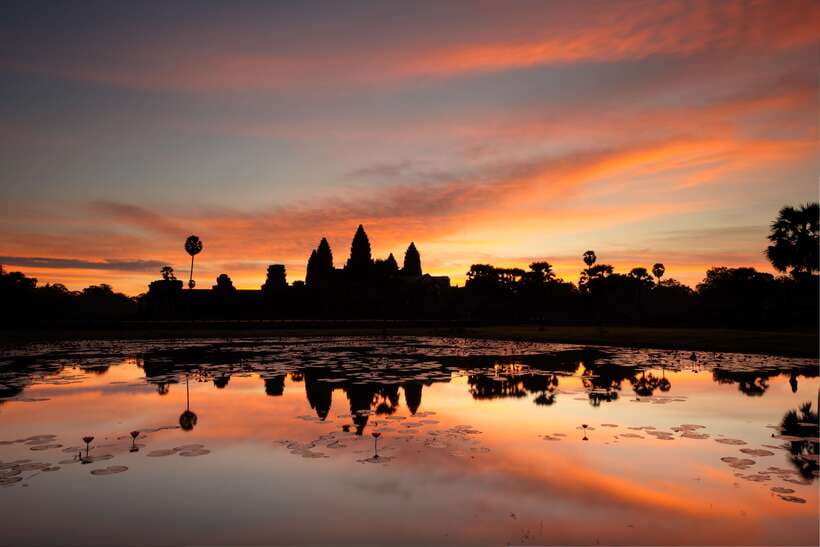 Siem Reap: Angkor Wat Sunrise Bike Tour & Jungle Breakfast - Practical details that make the morning easier
