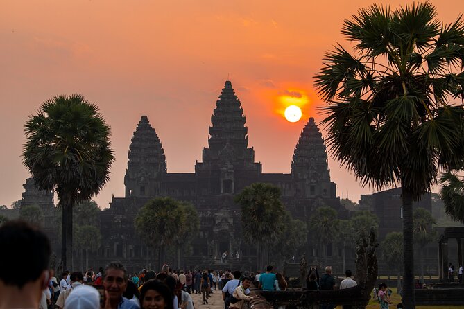 Siem Reap: Angkor Wat Sunrise & Explore Angkor Temples With Guide - Key points to know before booking