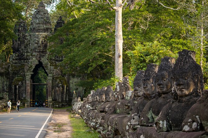 Siem Reap: Angkor Wat Sunrise & Explore Angkor Temples With Guide - Ta Prohm and the jungle ruins