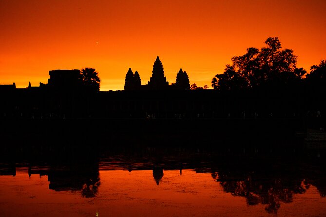 Siem Reap: Angkor Wat Sunrise & Explore Angkor Temples With Guide - Bayon’s face towers