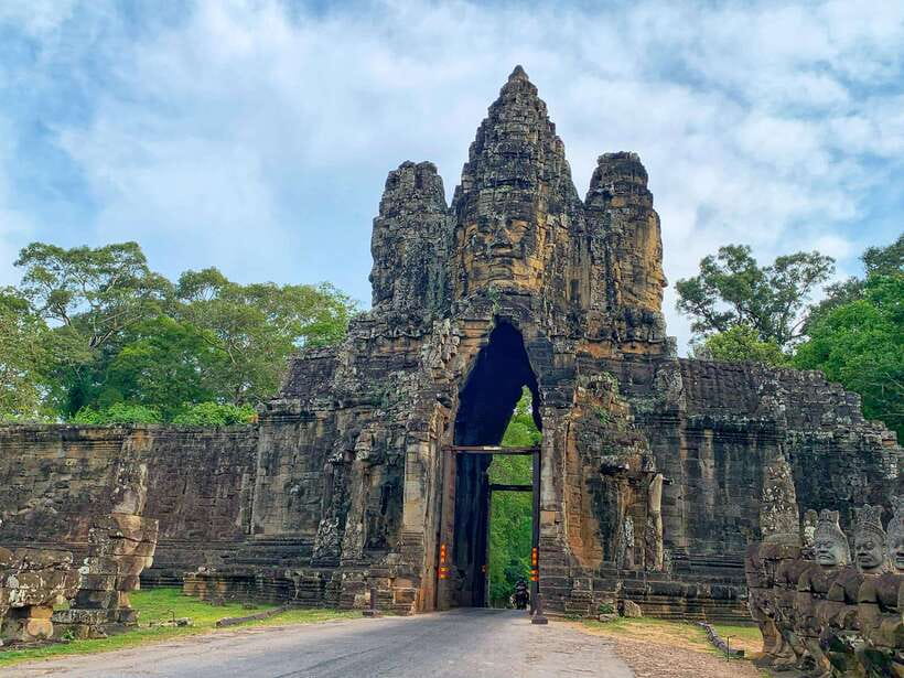 Siem Reap: Angkor Wat Sunrise for Group or Private Tours - Sunrise at Angkor Wat sets the tone