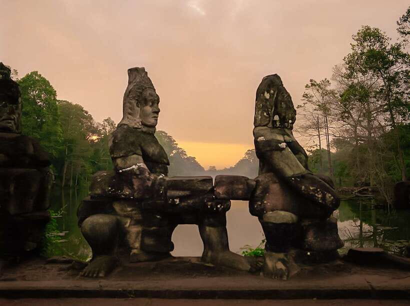Siem Reap: Angkor Wat Sunrise or Sunset Guided Tour - Ta Keo, steep steps and a change of mood