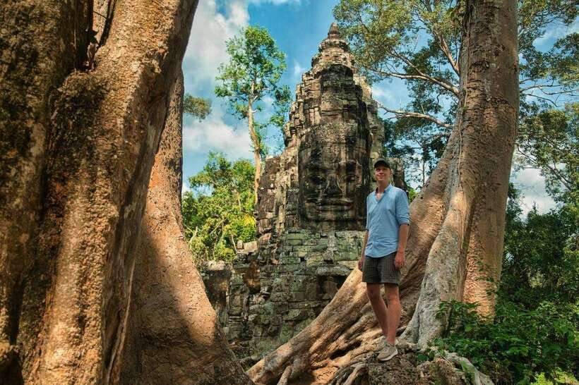 Siem Reap: Angkor Wat Sunrise or Sunset Guided Tour - Food, clothing, and other practical details