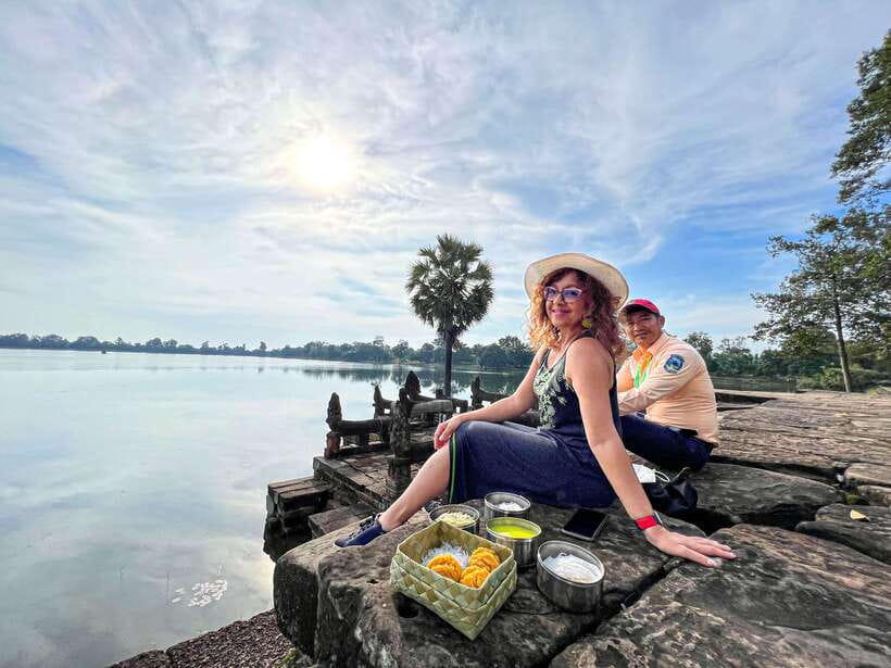 Siem Reap: Angkor Wat Sunrise Tour via Tuk Tuk & Breakfast - Ta Prohm and Ta Nei under the trees